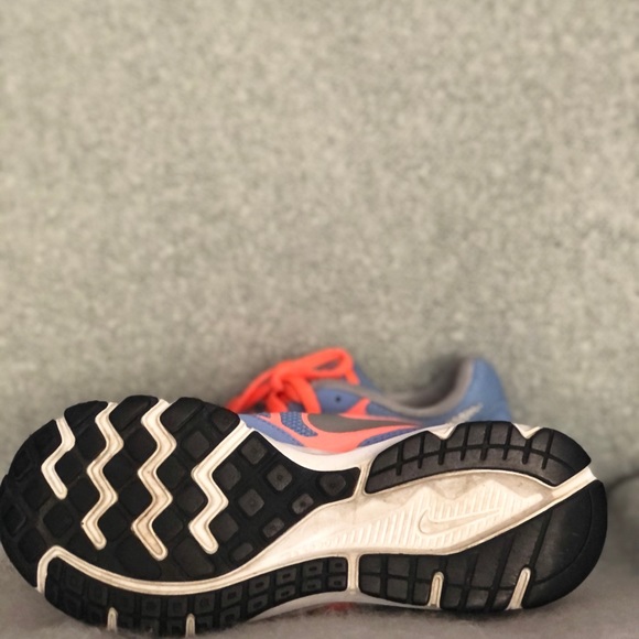 Nike - Picture 2 of 2